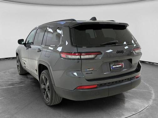 Metallic 2024 Jeep Grand Cherokee L Laredo