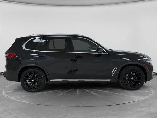 Black Sapphire Metallic 2020 BMW X5 xDrive40i
