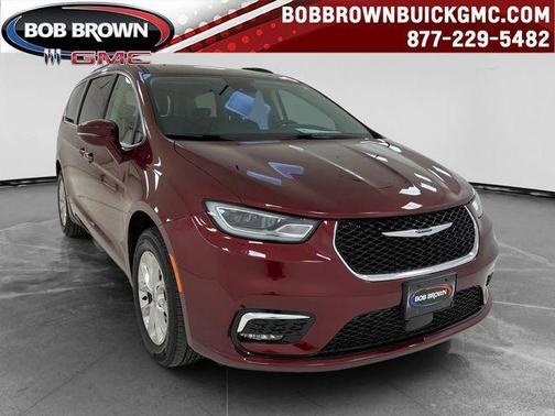 Velvet Red Pearlcoat 2022 Chrysler Pacifica Touring-L