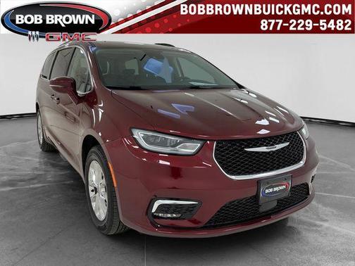 Velvet Red Pearlcoat 2022 Chrysler Pacifica Touring-L