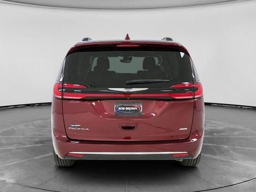 Velvet Red Pearlcoat 2022 Chrysler Pacifica Touring-L