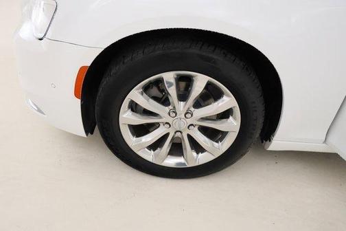 2015 Chrysler 300C Base
