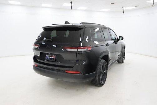 2022 Jeep Grand Cherokee L Laredo