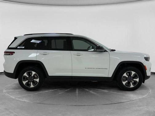 Bright White Clearcoat 2024 Jeep Grand Cherokee 4xe Base