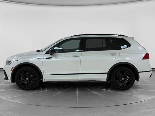 Opal White Pearl Effect 2023 Volkswagen Tiguan 2.0T SE R-Line Black