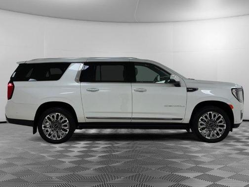 White Frost Tri-Coat 2023 GMC Yukon XL Denali Ultimate