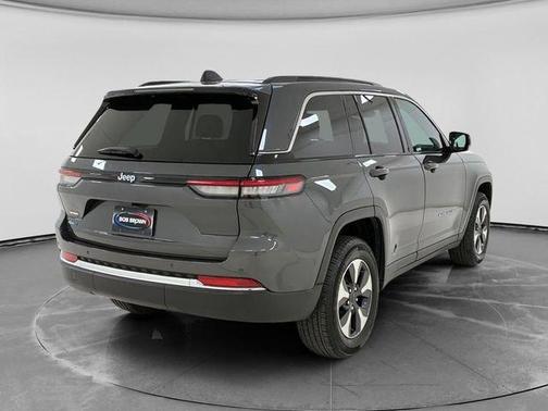 Metallic 2024 Jeep Grand Cherokee 4xe Base