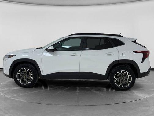 Summit White 2024 Chevrolet Trax LT