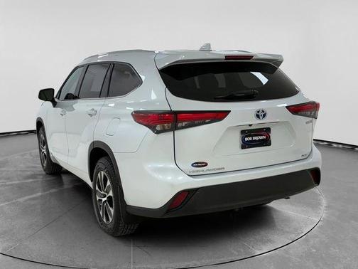 2022 Toyota Highlander Hybrid XLE