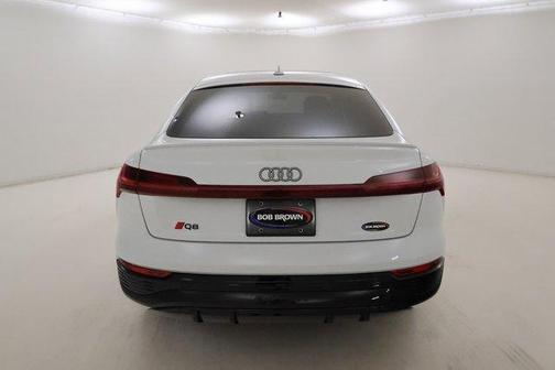 2024 Audi Q8 e-tron S line Premium