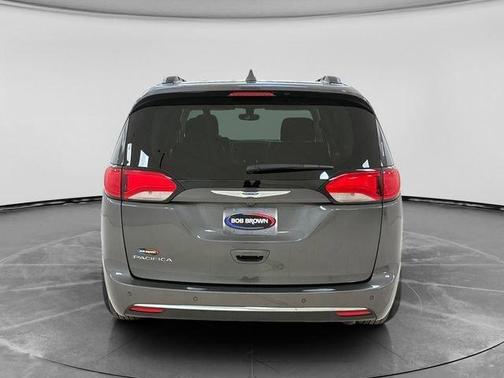 2020 Chrysler Pacifica Touring-L