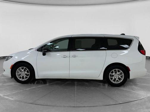 Bright White Clearcoat 2024 Chrysler Voyager LX