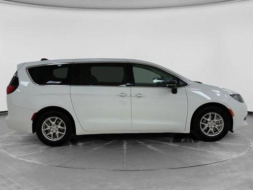 Bright White Clearcoat 2024 Chrysler Voyager LX