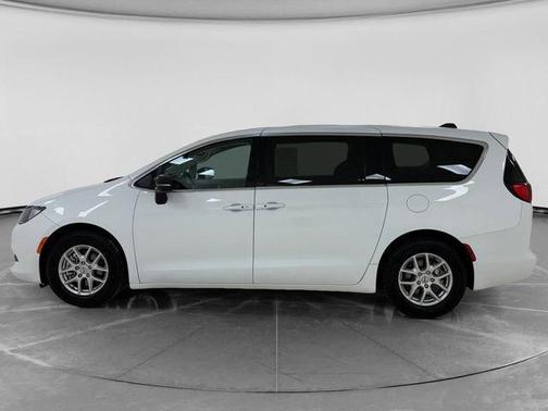 Bright White Clearcoat 2024 Chrysler Voyager LX