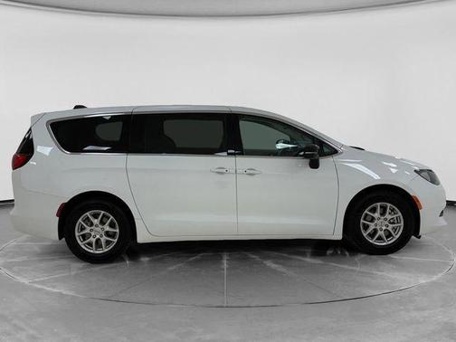 Bright White Clearcoat 2024 Chrysler Voyager LX
