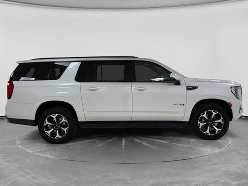 White Frost Tri-Coat 2023 GMC Yukon XL AT4