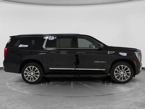 Onyx Black 2025 GMC Yukon XL Denali