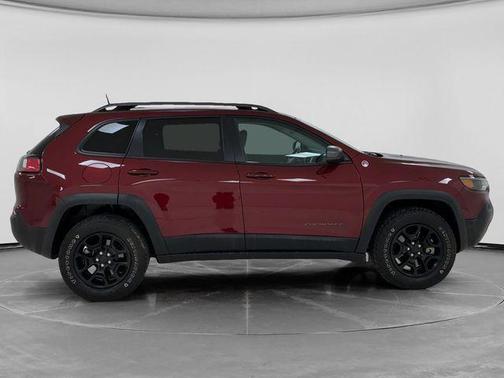 Velvet Red Pearlcoat 2020 Jeep Cherokee Trailhawk