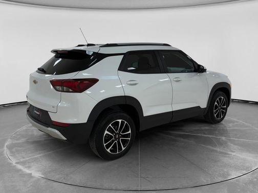 Summit White 2025 Chevrolet Trailblazer LT