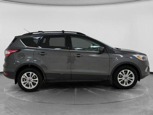 Magnetic Metallic 2018 Ford Escape SE
