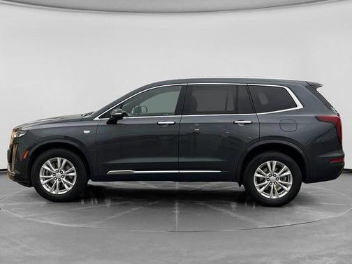 Wilder Metallic 2022 Cadillac XT6 Luxury AWD