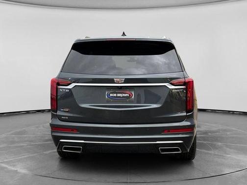 Wilder Metallic 2022 Cadillac XT6 Luxury AWD