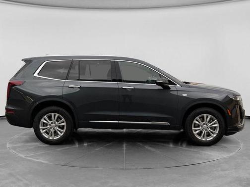 Wilder Metallic 2022 Cadillac XT6 Luxury AWD