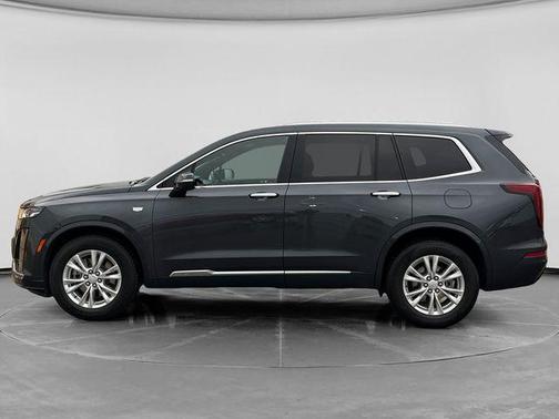 Wilder Metallic 2022 Cadillac XT6 Luxury AWD