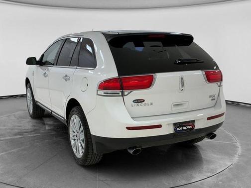 White Platinum Tri-Coat Metallic 2013 Lincoln MKX Base
