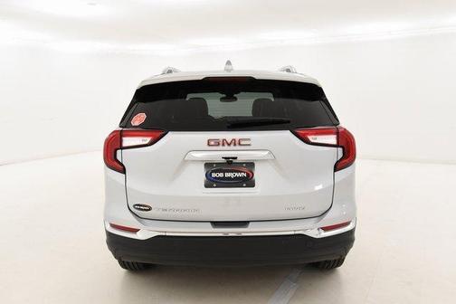 Photo 4 of 22 of 2022 GMC Terrain SLT