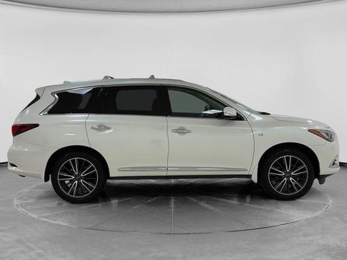 Majestic White 2019 INFINITI QX60 Luxe