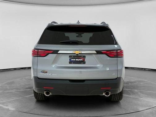 Sterling Gray Metallic 2023 Chevrolet Traverse LT Cloth