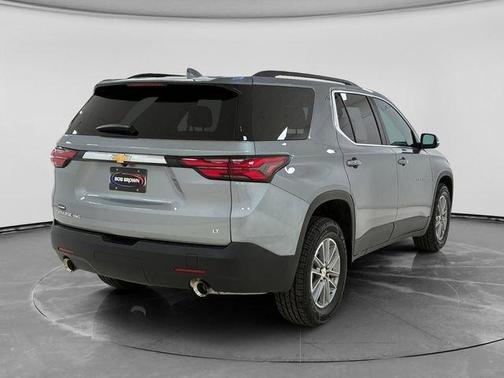 Sterling Gray Metallic 2023 Chevrolet Traverse LT Cloth