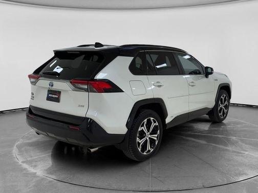 Blizzard Pearl 2021 Toyota RAV4 Prime XSE