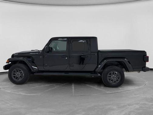Black Clearcoat 2024 Jeep Gladiator Sport