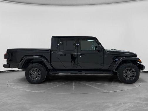Black Clearcoat 2024 Jeep Gladiator Sport