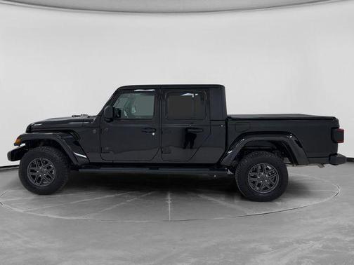 Black Clearcoat 2024 Jeep Gladiator Sport