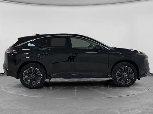 Black 2025 Nissan Murano Platinum