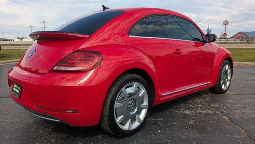 Tornado Red 2018 Volkswagen Beetle 2.0T SE