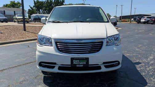 2013 Chrysler Town & Country Touring
