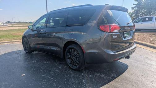 2020 Chrysler Pacifica L