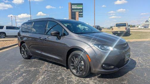 2020 Chrysler Pacifica L