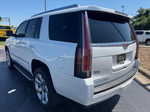 2016 Cadillac Escalade Luxury