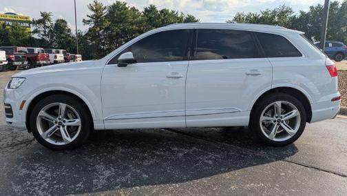Glacier White Metallic 2019 Audi Q7 55 Prestige
