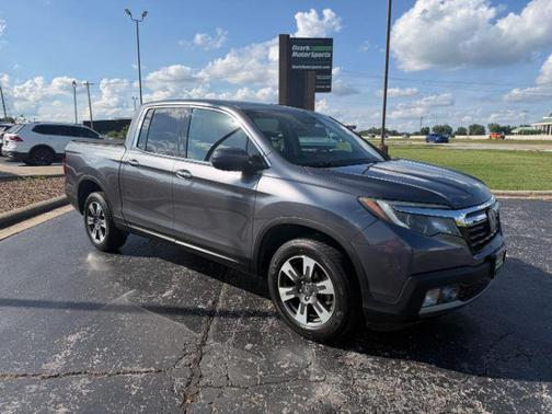 Modern Steel Metallic 2017 Honda Ridgeline RTL-E