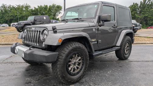Granite Crystal Metallic Clearcoat 2014 Jeep Wrangler Sahara