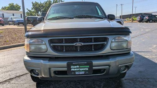 Harvest Gold Metallic 2000 Ford Explorer Limited