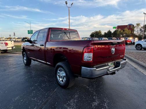 2022 RAM 2500 Tradesman Crew Cab 4x4 6'4' Box
