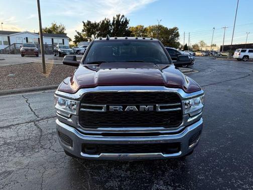 2022 RAM 2500 Tradesman Crew Cab 4x4 6'4' Box