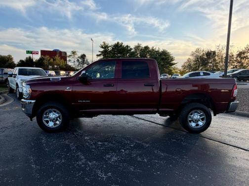 2022 RAM 2500 Tradesman Crew Cab 4x4 6'4' Box
